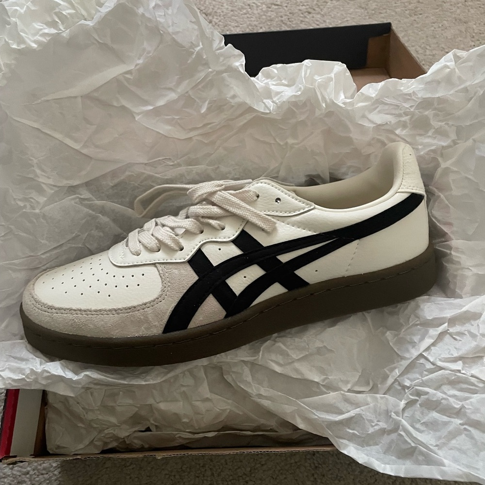 Onitsuka Tiger Women’s Sneakers (brand new) size 8